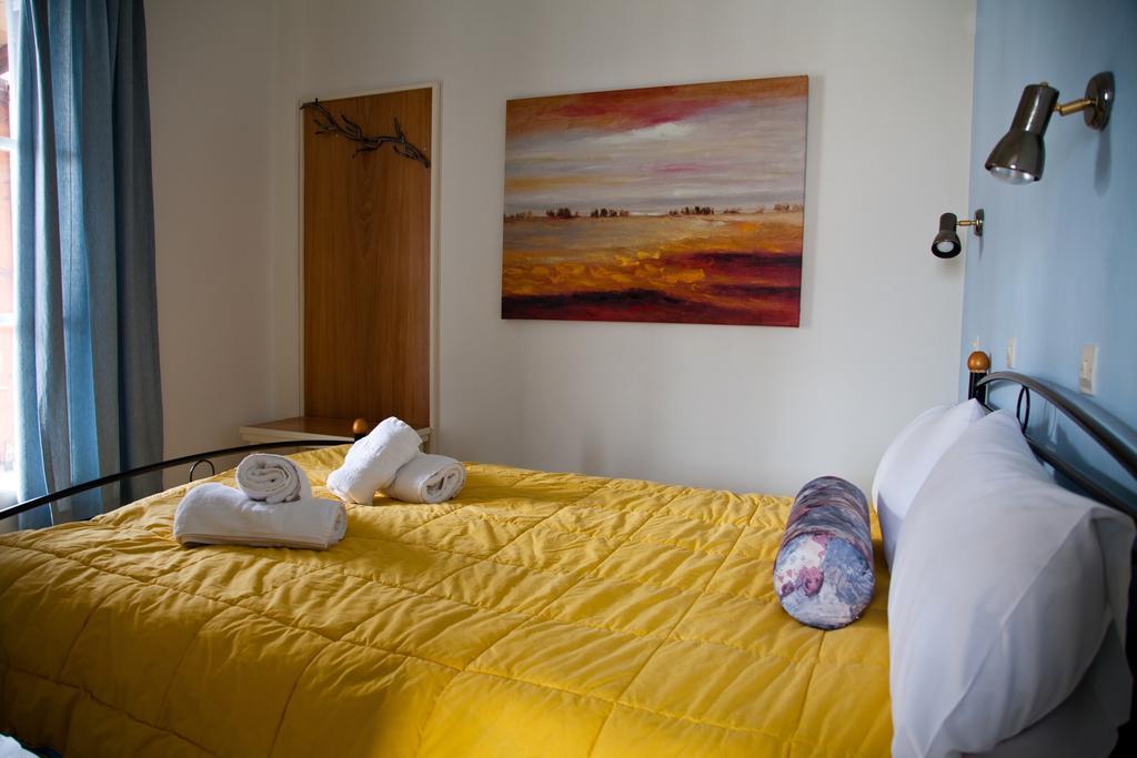 Theo Studios & Apartments Spétses Quarto foto